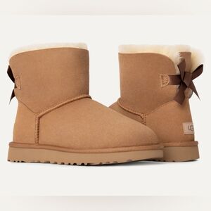 UGG Mini Bailey Bow II Boot Sheepskin Lined Boots. Chestnut. Size 7. NEW.